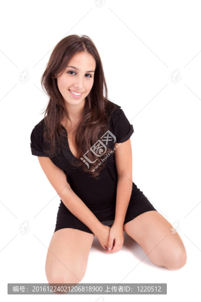 年輕漂亮的女人擺姿勢