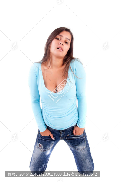 年輕漂亮的女人擺姿勢