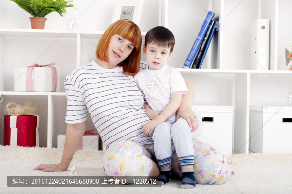 母親與嬰兒；家居裝飾品