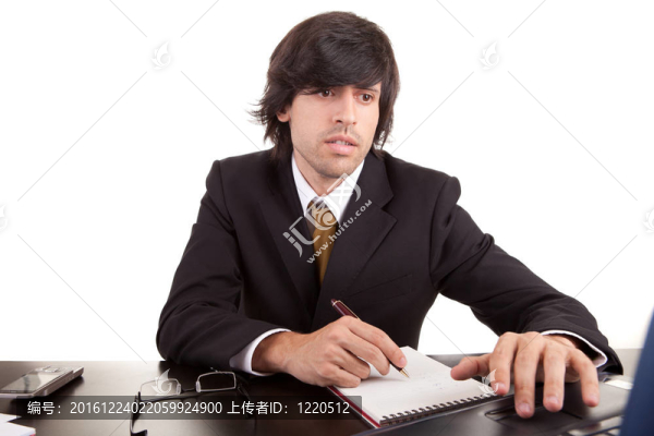 年輕的商人在工作
