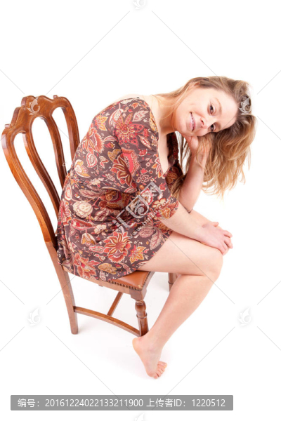 坐在椅子上的美女