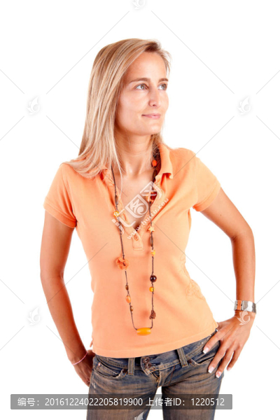年輕漂亮的女人擺姿勢
