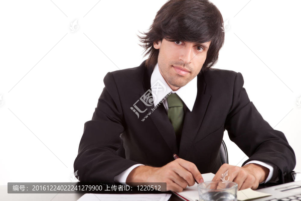 年輕的商人在工作