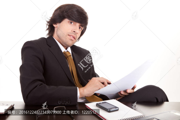 年輕的商人在工作