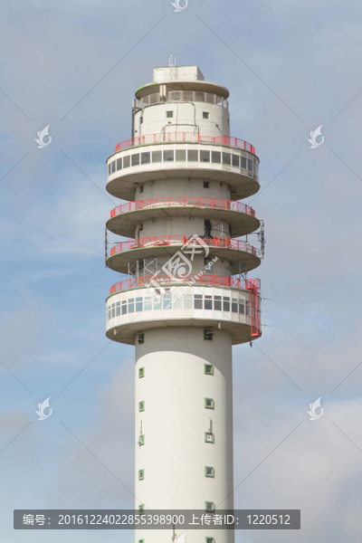 重建倒塌的廣播電視塔
