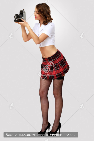 年輕漂亮女人穿著復(fù)古風(fēng)格
