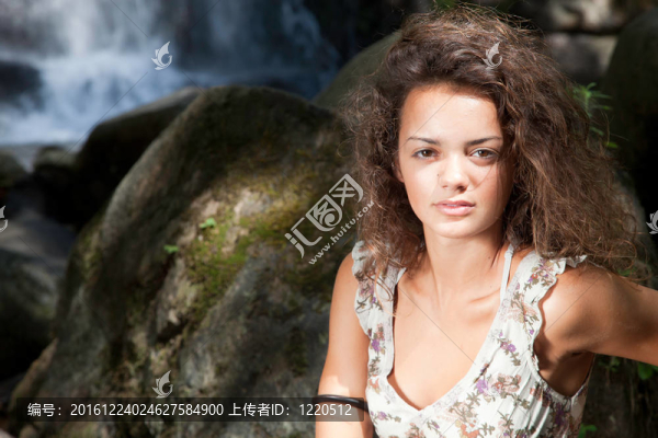 美麗的女人的姿勢