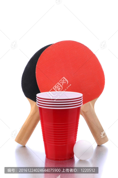 Ping,Pong,Paddles和Ball和杯子