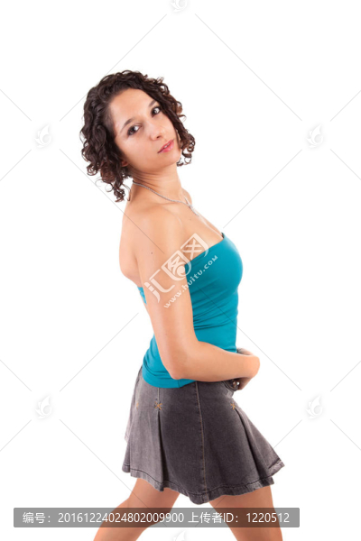 年輕漂亮的女人擺姿勢