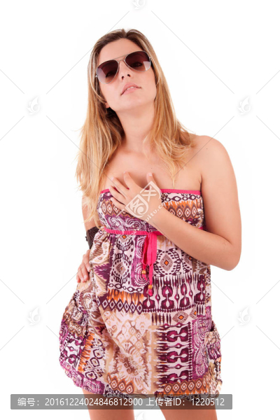 年輕漂亮的女人擺姿勢(shì)