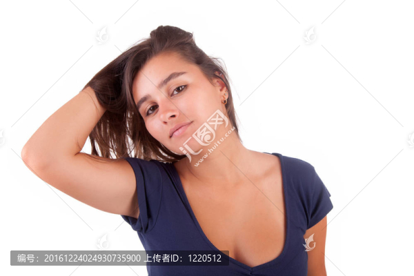 年輕漂亮的女人擺姿勢