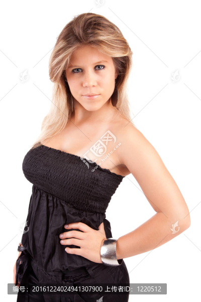 年輕漂亮的女人擺姿勢