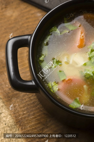 陶瓷碗雞湯