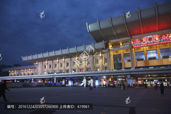 濟(jì)南西站,夜景