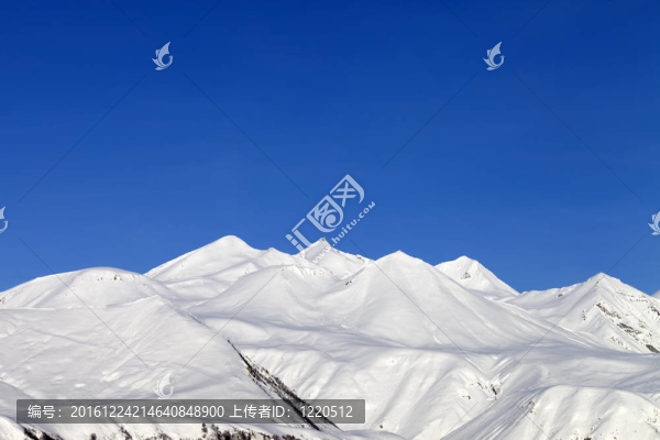 雪山與藍(lán)天
