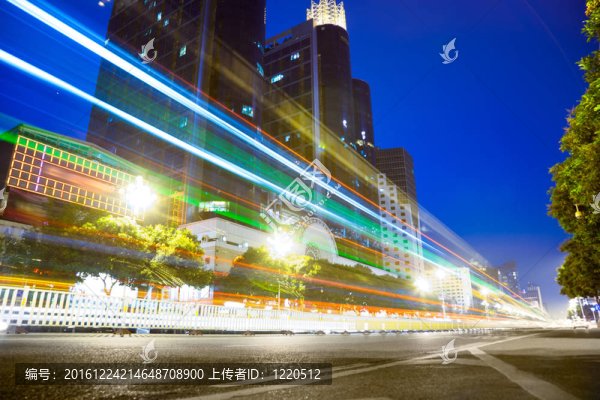 夜景繁華燈步道