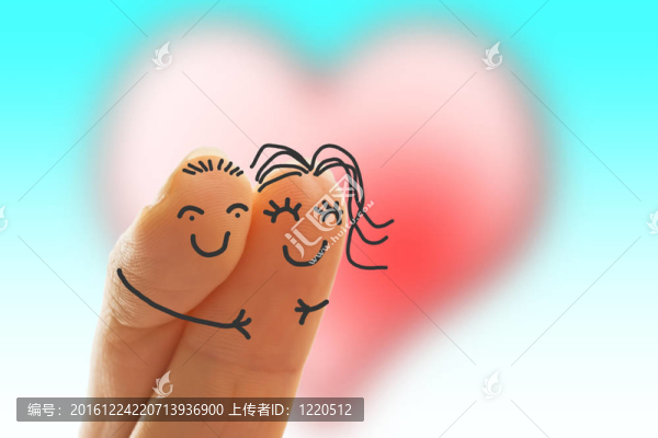一對(duì)幸福的夫妻愛(ài)畫笑臉和擁抱