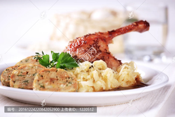 烤鴨；白菜面包餃子
