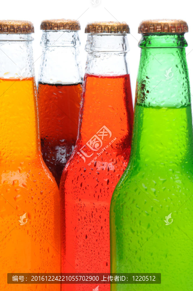 四飲料瓶的特寫(xiě)