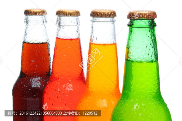 四飲料瓶的特寫(xiě)