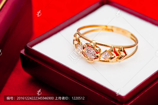 金戒指，鑲嵌白色和藍(lán)色氧化鋯