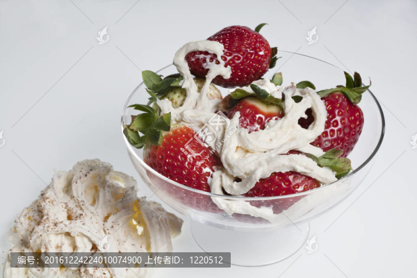 杯黑莓