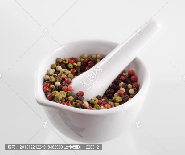 在砂漿混合胡椒