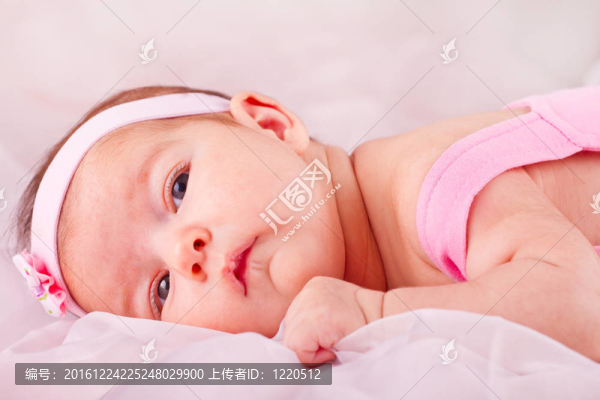 新生的嬰兒
