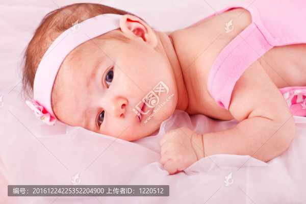 新生的嬰兒