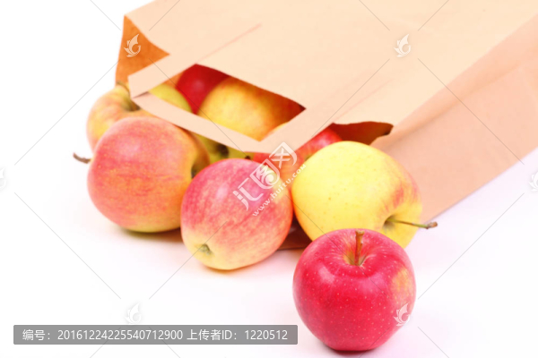 購(gòu)物棕色禮品袋和蘋(píng)果隔離