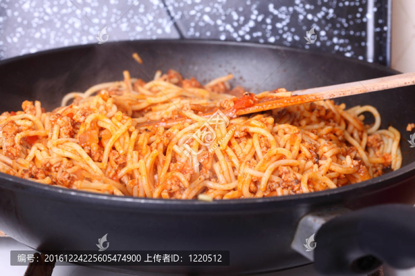 在一個鍋里煮意大利面面食