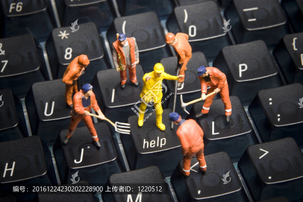 工人雕像的電腦鍵盤