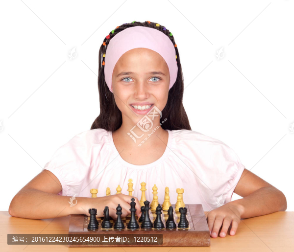 小女孩下棋