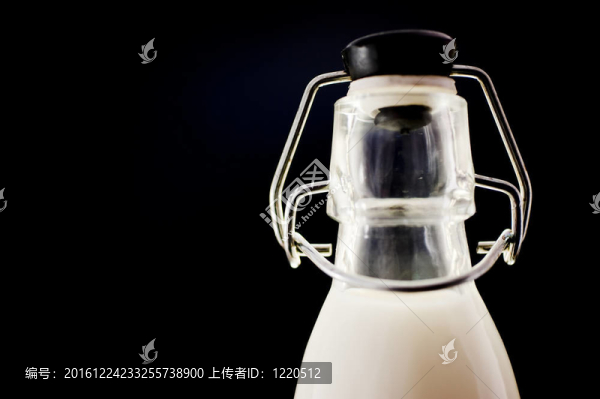 牛奶