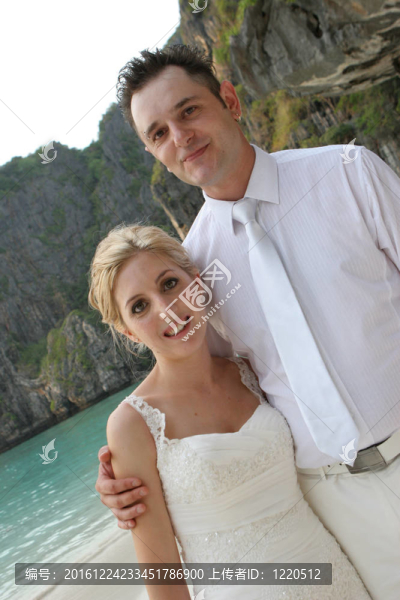 婚禮上的新娘和新郎。