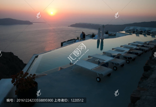戲劇日落游泳池