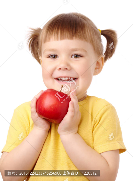 可愛小孩帶蘋果