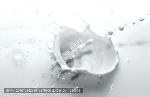 倒牛奶