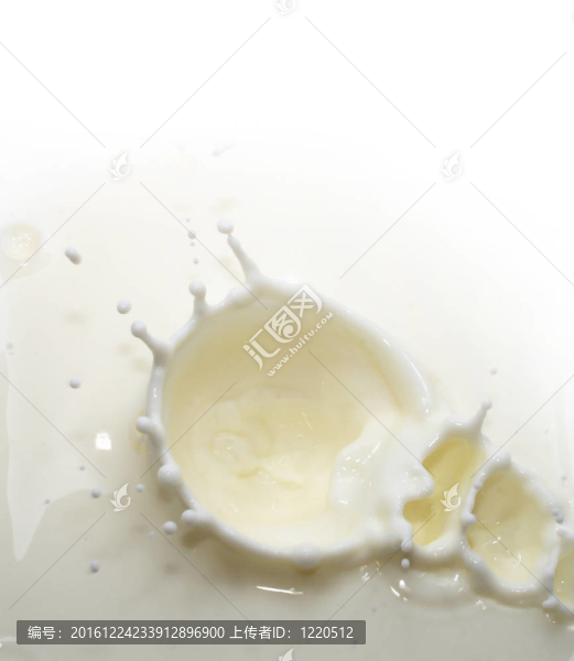 倒牛奶