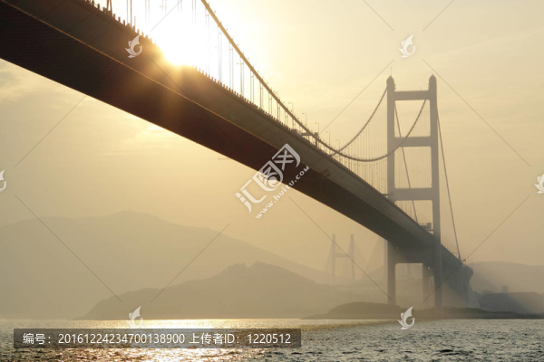 夕陽(yáng)下的長(zhǎng)橋
