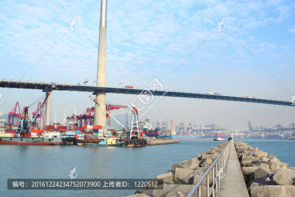公路立交橋和堤