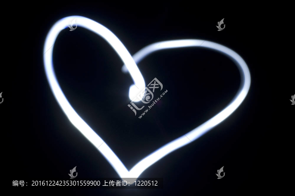 心的形狀；黑暗中的光畫