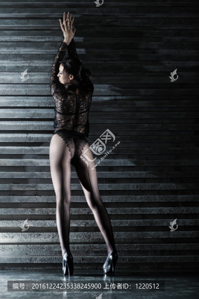 年輕性感的女人