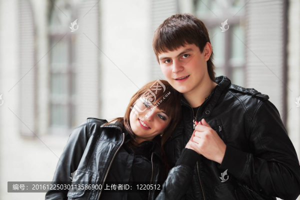 幸福的年輕夫婦