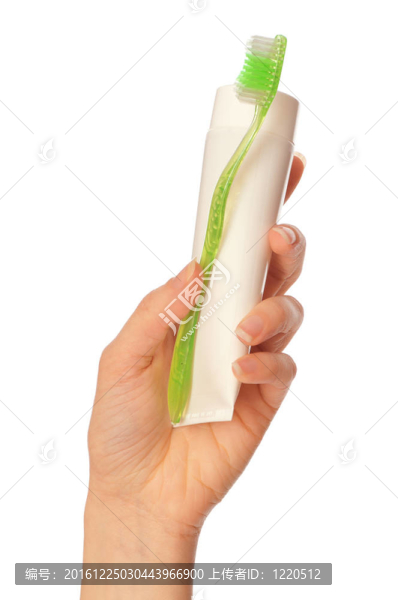 牙膏和綠色牙刷