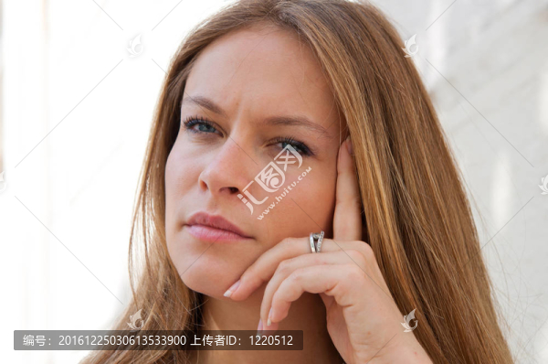 思想的女人