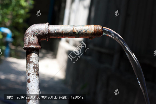 舊生銹自來水