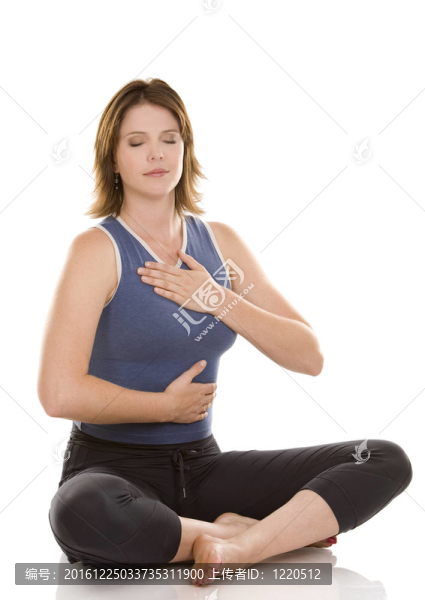 女人練習(xí)瑜伽
