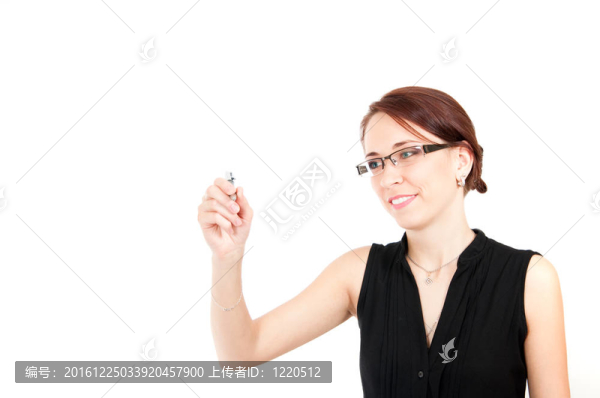 用筆的女人