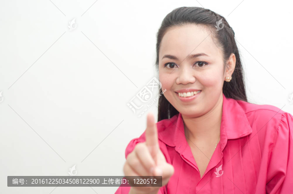 亞洲泰國美女穿紅色襯衫隔離在白色